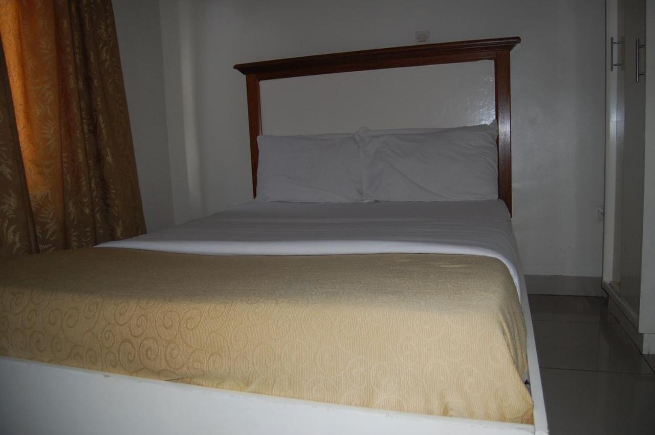 Bed and Breakfast The Happy Hour Kigali Exteriér fotografie
